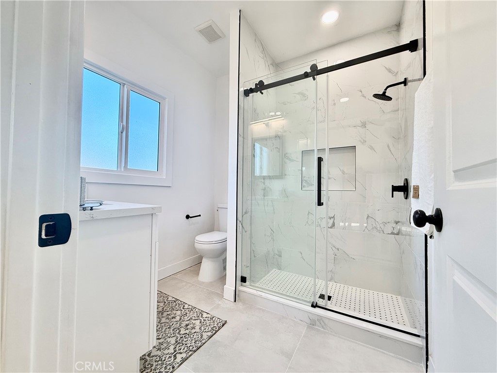 423 East Adams Street Santa Ana, CA 92707 - Photo 20 of 27 Bathroom 2