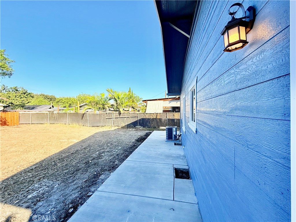 423 East Adams Street Santa Ana, CA 92707 - Photo 25 of 27 Back Yard