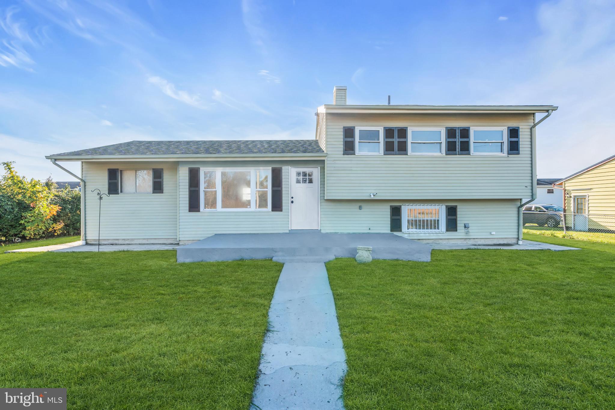 86 Scrapetown Road Pemberton, NJ 08068 - Photo 2 of 43 a front view of house with yard and green space