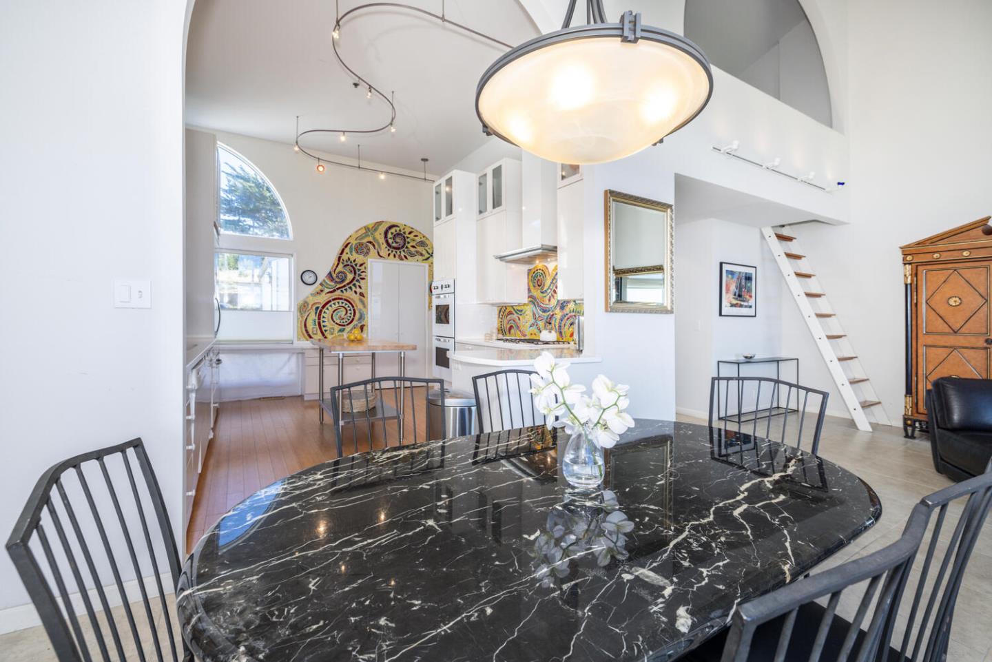 211 Roberts Road Pacifica, CA 94044 - Photo 31 of 42 a living room with furniture