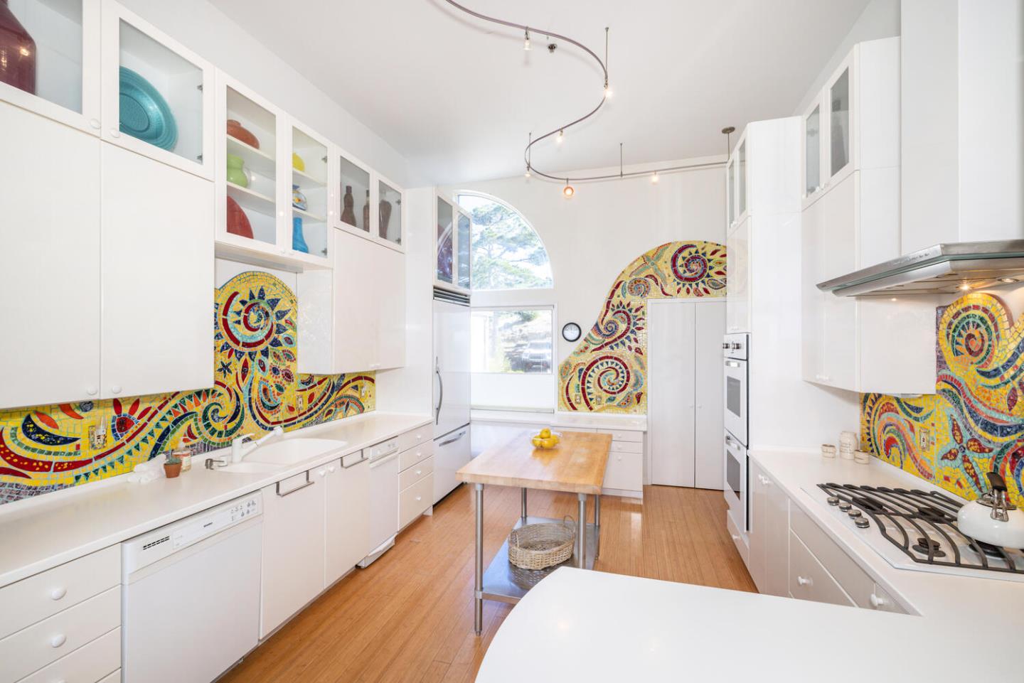 211 Roberts Road Pacifica, CA 94044 - Photo 32 of 42 a living room with a bed and furniture