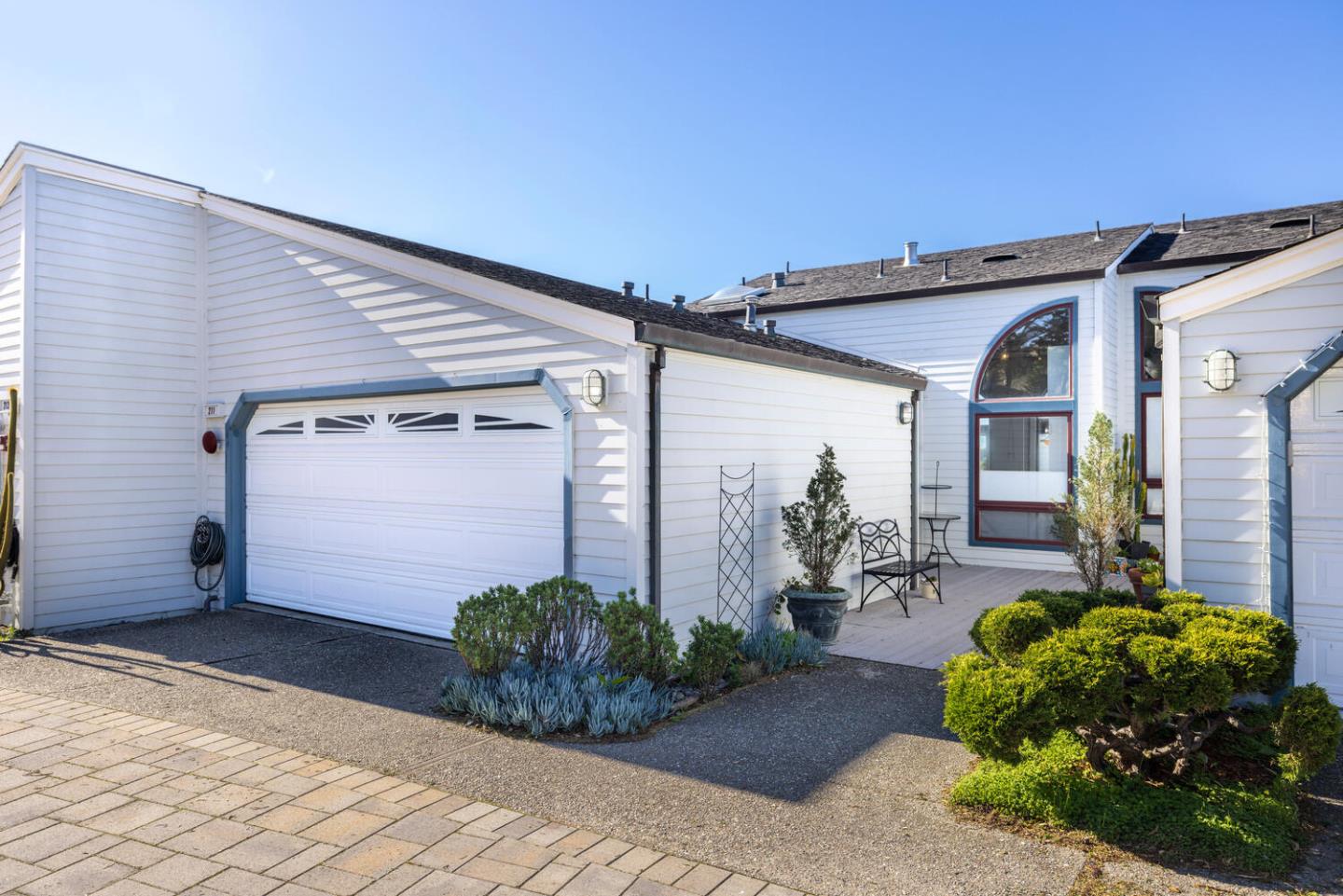 211 Roberts Road Pacifica, CA 94044 - Photo 34 of 42 a front view of a house