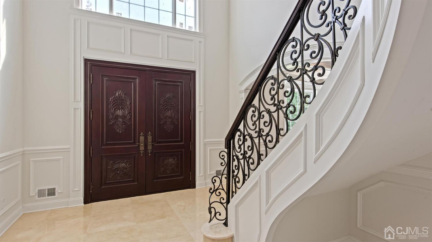 152 Culver Road Monmouth Junction, NJ 08852 - Photo 7 of 87 a view of an entryway
