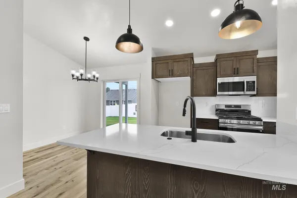 $329,999 | 323 North 12th Street, Parma, ID 83660