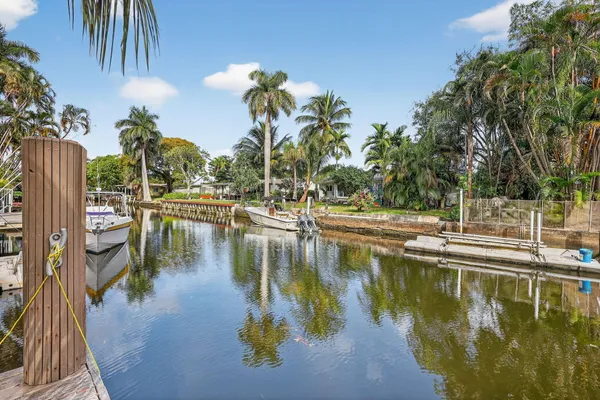 $950,000 | 4540 Southwest 28th Terrace, Dania Beach, FL 33312