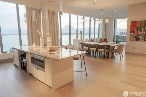 $2,975 | 2510 6th Avenue, Unit 1409, Seattle, WA 98121