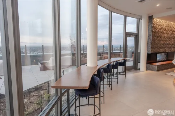 $2,975 | 2510 6th Avenue, Unit 1409, Seattle, WA 98121