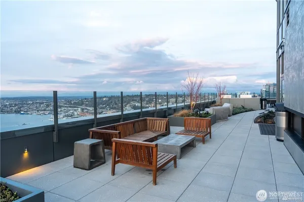 $2,975 | 2510 6th Avenue, Unit 1409, Seattle, WA 98121