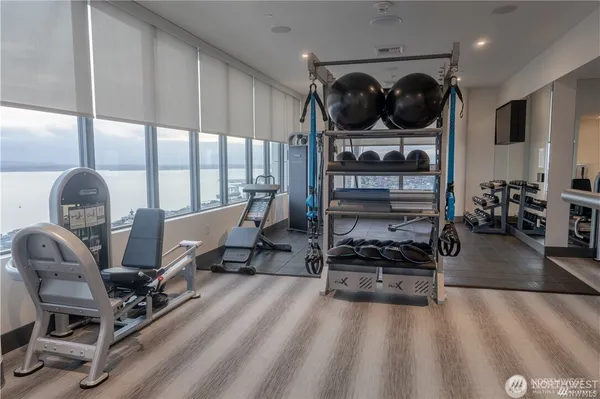 $2,975 | 2510 6th Avenue, Unit 1409, Seattle, WA 98121