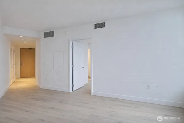 $2,975 | 2510 6th Avenue, Unit 1409, Seattle, WA 98121