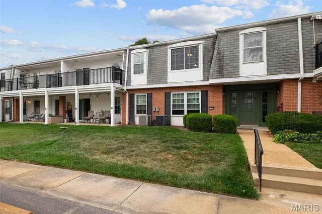 $105,000 | 1725 Herault Place, Unit G, St. Louis, MO 63125