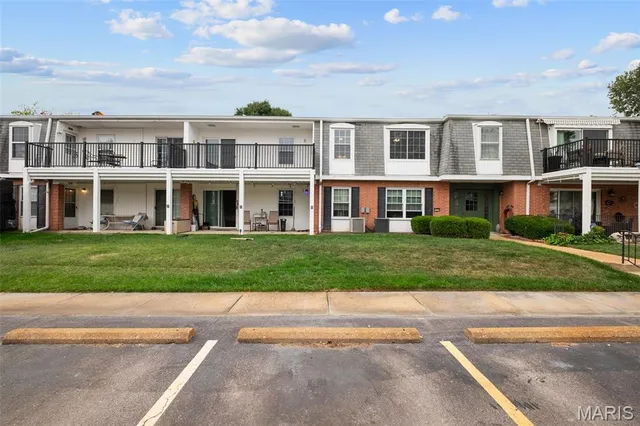 $105,000 | 1725 Herault Place, Unit G, St. Louis, MO 63125