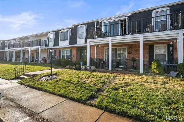 $105,000 | 1725 Herault Place, Unit G, St. Louis, MO 63125