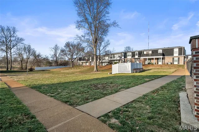 $105,000 | 1725 Herault Place, Unit G, St. Louis, MO 63125
