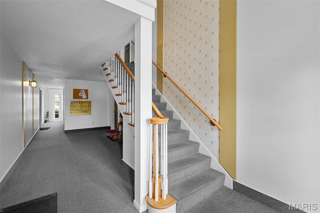 1725 Herault Place, Unit G St. Louis, MO 63125 - Photo 5 of 29