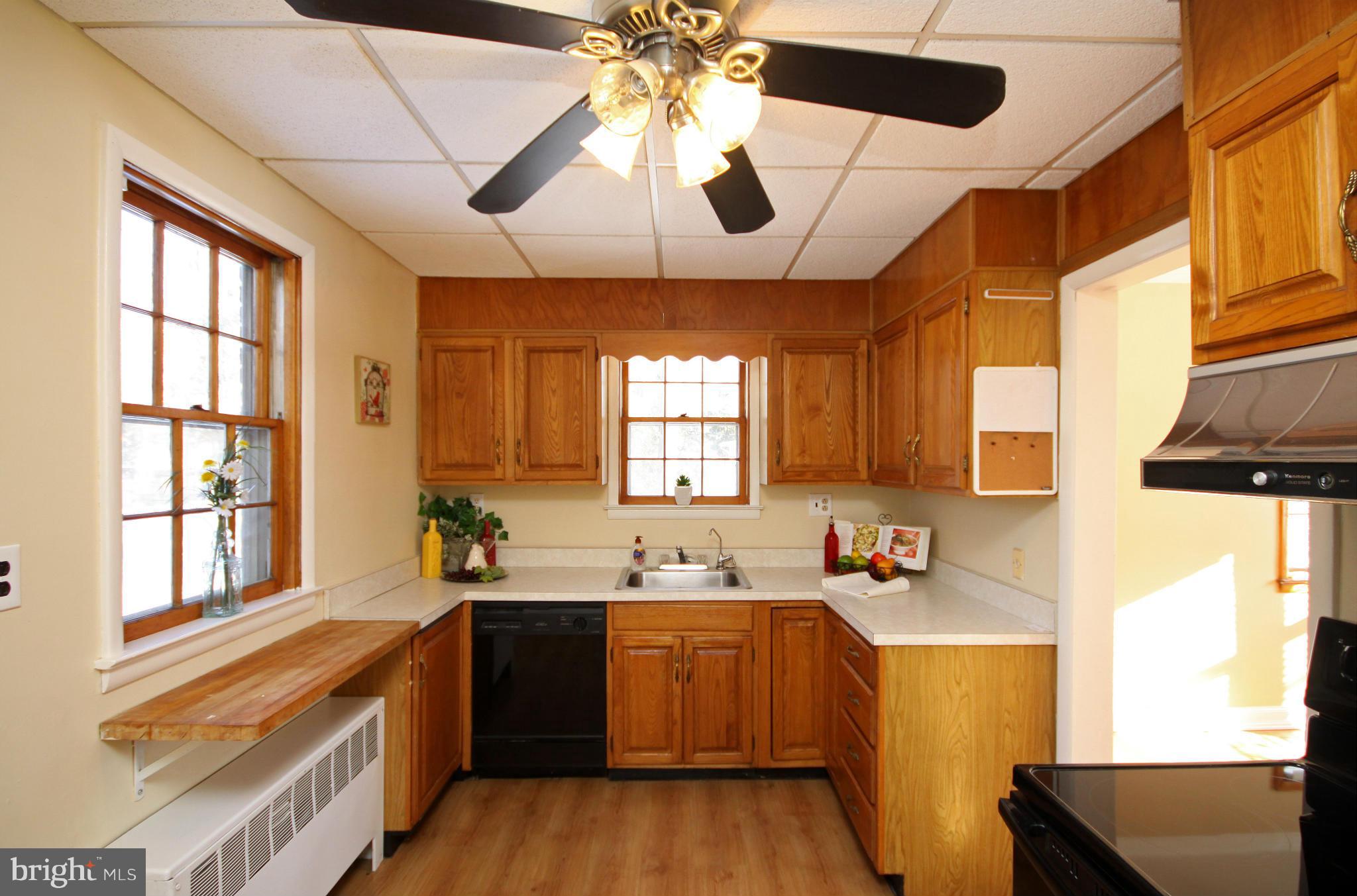 8444 Alvin Road Pasadena, MD 21122 - Photo 19 of 29 Kitchen