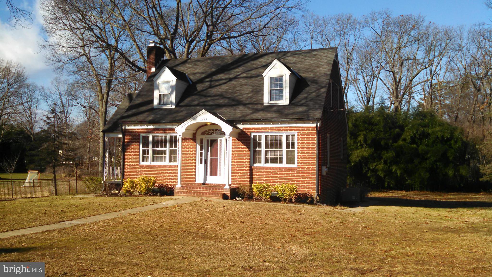 8444 Alvin Road Pasadena, MD 21122 - Photo 6 of 29 Exterior (Front)