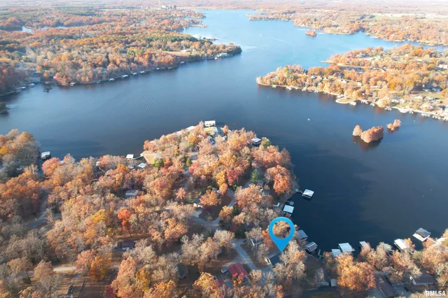 $525,000 | 895 Lake Shore Drive North, Goreville, IL 62939