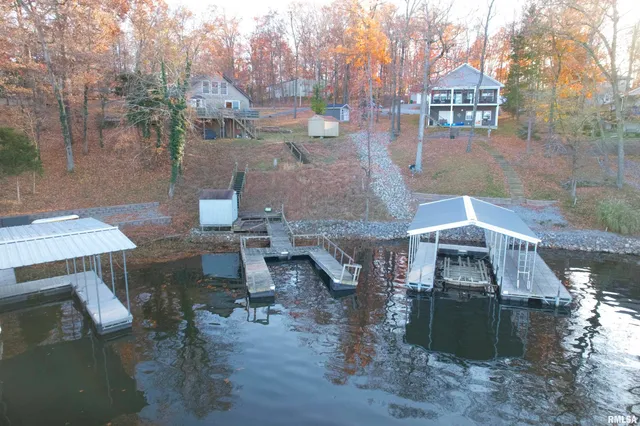 $525,000 | 895 Lake Shore Drive North, Goreville, IL 62939