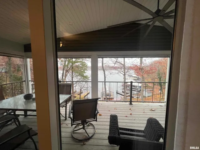 $525,000 | 895 Lake Shore Drive North, Goreville, IL 62939