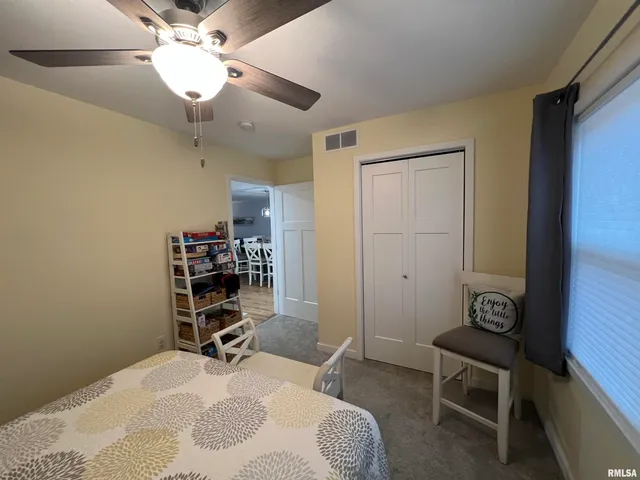 $525,000 | 895 Lake Shore Drive North, Goreville, IL 62939