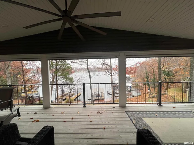 $525,000 | 895 Lake Shore Drive North, Goreville, IL 62939