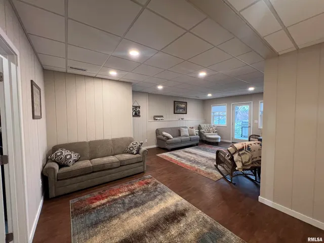 $525,000 | 895 Lake Shore Drive North, Goreville, IL 62939