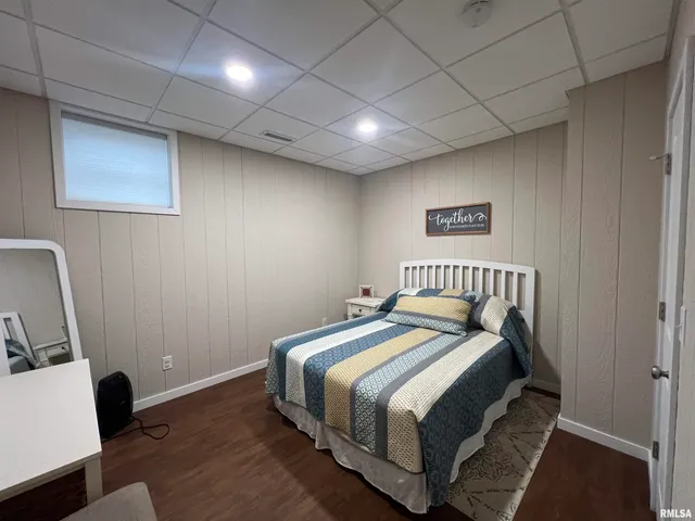 $525,000 | 895 Lake Shore Drive North, Goreville, IL 62939