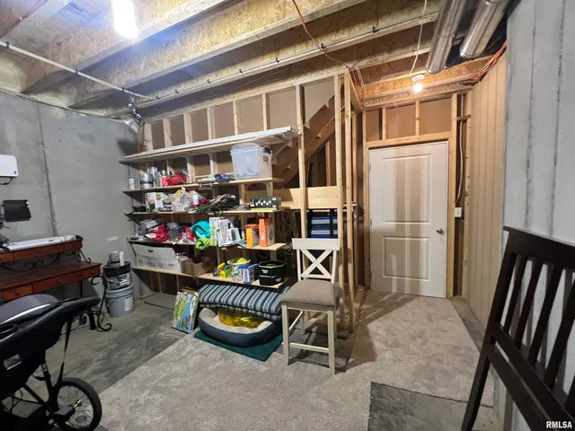 $525,000 | 895 Lake Shore Drive North, Goreville, IL 62939