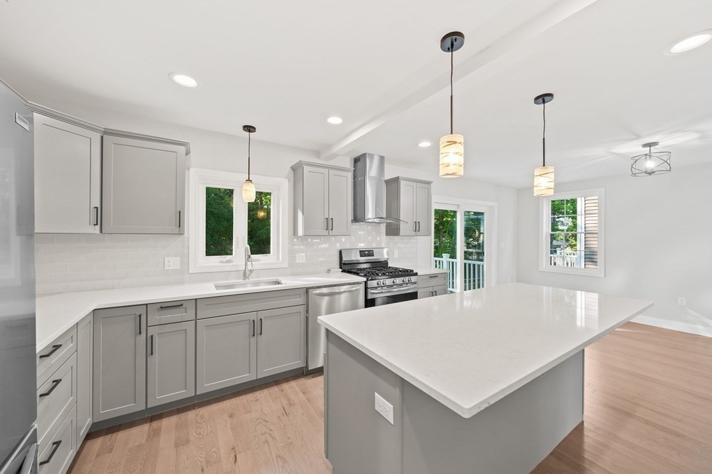 18 Toscano Way, Unit 18 Randolph, MA 02368 - Photo 3 of 22