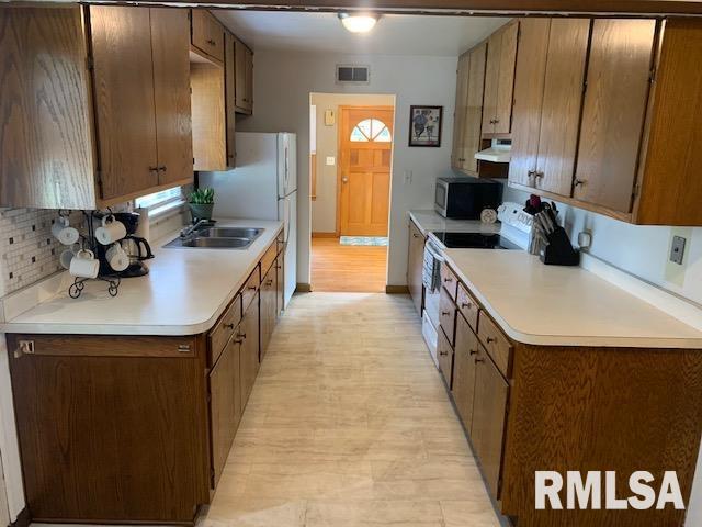 1601 Reed Avenue Springfield, IL 62704 - Photo 15 of 26 Gallery Image 15