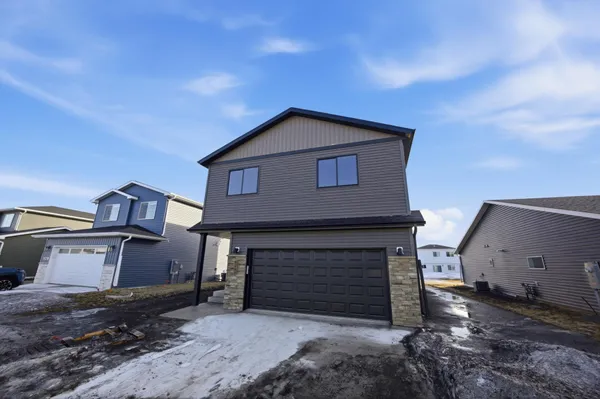 $379,900 | 6264 86th Avenue South, Horace, ND 58047