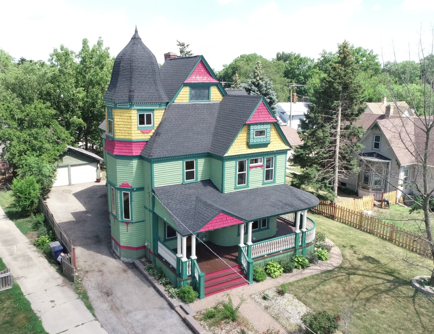 331 Griswold Street Elgin, IL 60123 - Photo 2 of 36 a view of house with outdoor space and sitting area