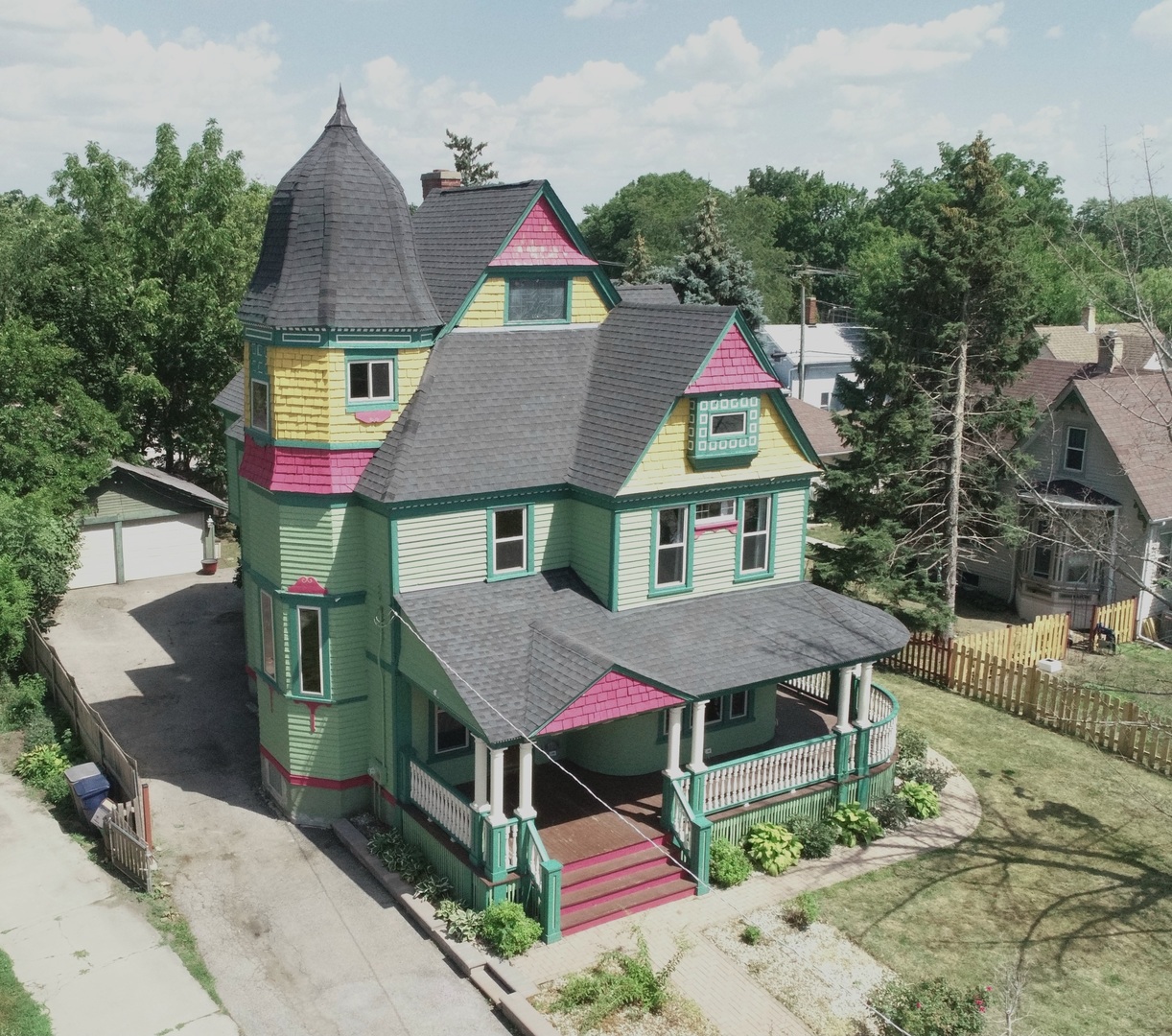 331 Griswold Street Elgin, IL 60123 - Photo 36 of 36 a aerial view of a house with a yard