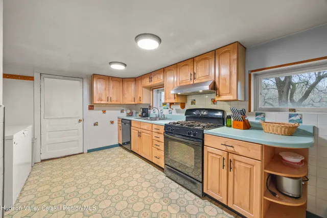 $265,000 | 161 Highway 9J, Stockport, NY 12534