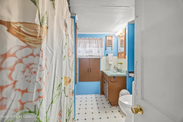 $265,000 | 161 Highway 9J, Stockport, NY 12534