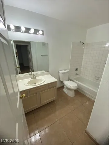 $1,250 | 4404 West W Lake, Unit 102, Las Vegas, NV 89108