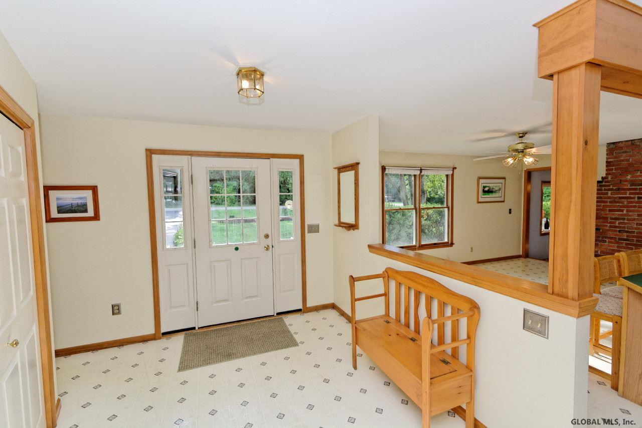 44 Blue Barns Road Rexford, NY 12148 - Photo 3 of 25 Photo 3