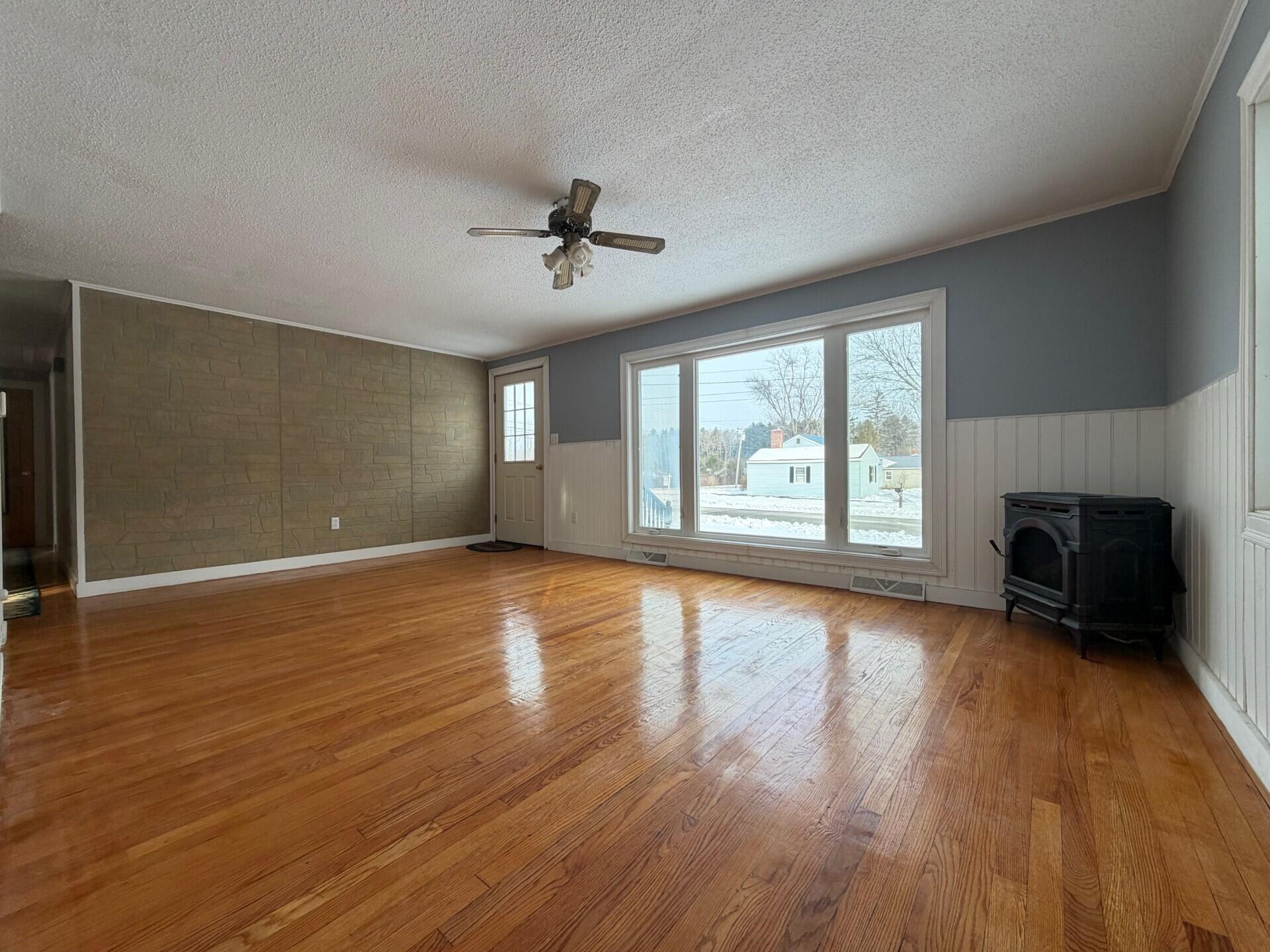 4 Wheeler Road Gray, ME 04039 - Photo 8 of 32 Dining room