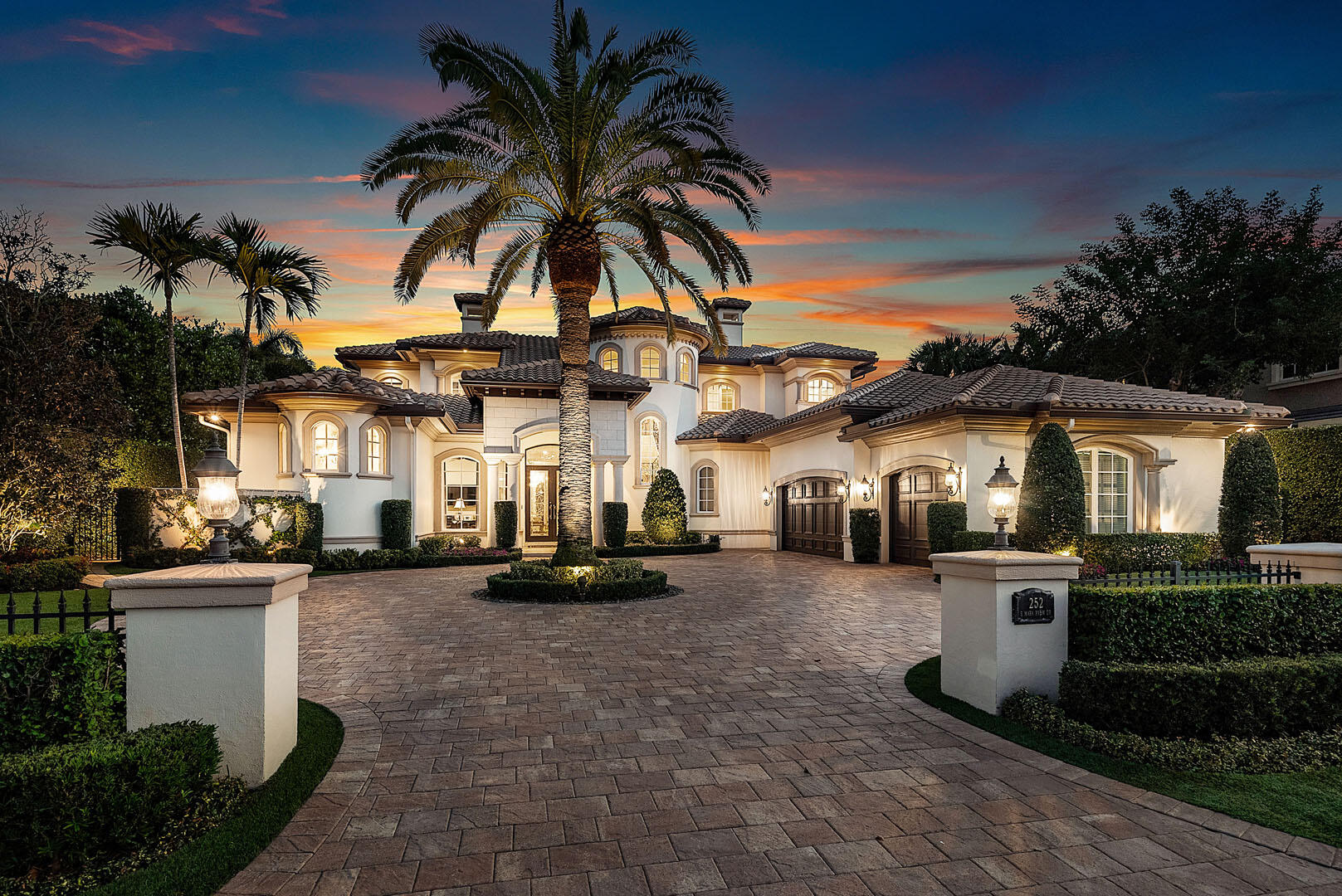 252_South_Maya_Palm_Drive_Dusk_01