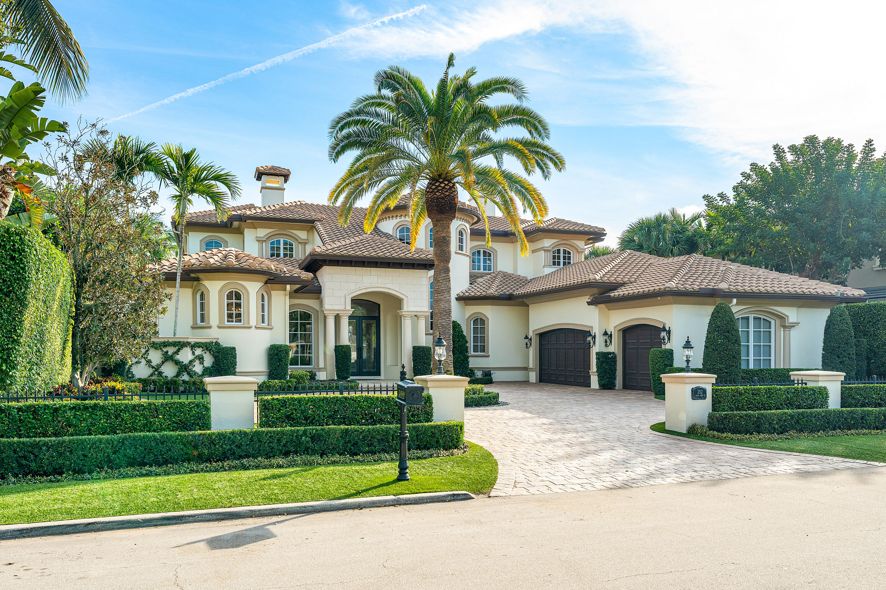 252 South Maya Palm Drive Boca Raton, FL 33432 - Photo 6 of 77 252_South_Maya_Palm_Drive_01