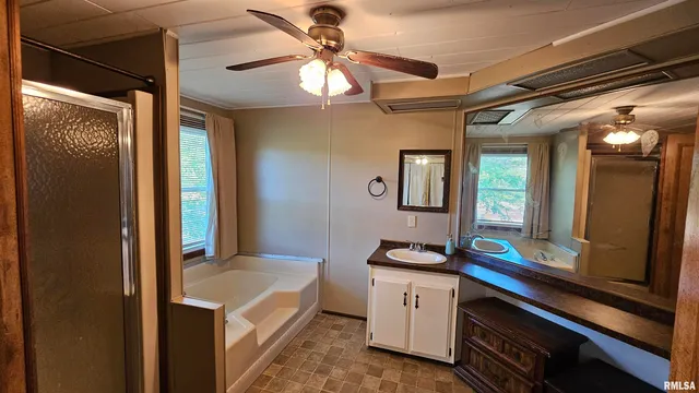 $226,000 | 14228 Lake Of Egypt Road, Marion, IL 62959