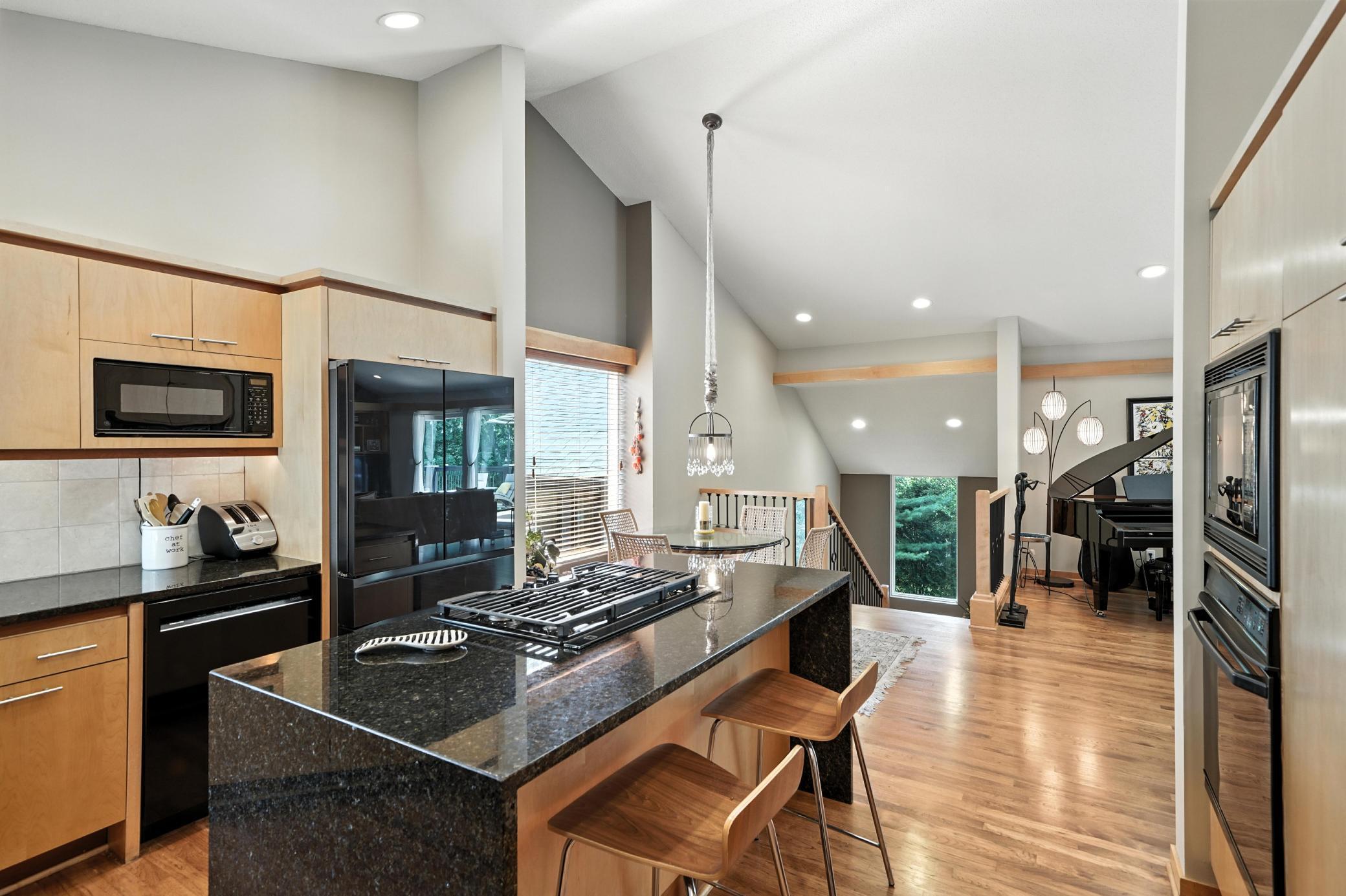 16515 Hilltop Terrace Minnetonka, MN 55345 - Photo 13 of 56