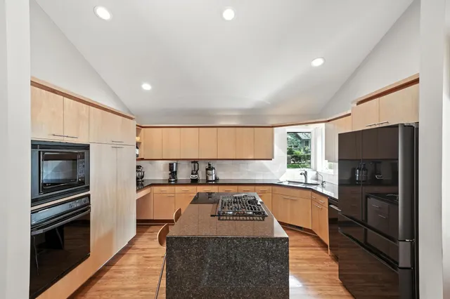 $1,180,000 | 16515 Hilltop Terrace, Minnetonka, MN 55345