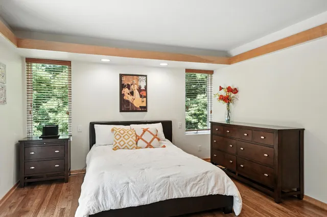 $1,180,000 | 16515 Hilltop Terrace, Minnetonka, MN 55345