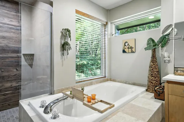 $1,180,000 | 16515 Hilltop Terrace, Minnetonka, MN 55345