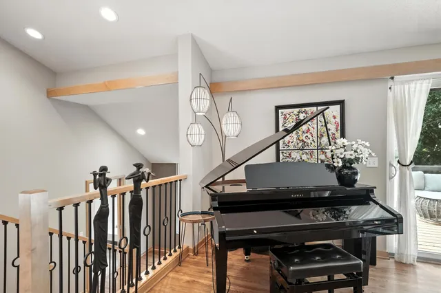 $1,180,000 | 16515 Hilltop Terrace, Minnetonka, MN 55345