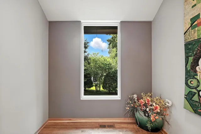 $1,180,000 | 16515 Hilltop Terrace, Minnetonka, MN 55345