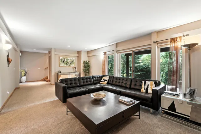 $1,180,000 | 16515 Hilltop Terrace, Minnetonka, MN 55345