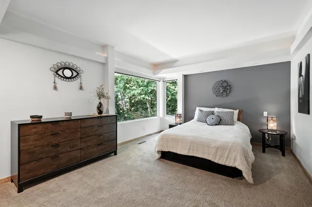 $1,180,000 | 16515 Hilltop Terrace, Minnetonka, MN 55345